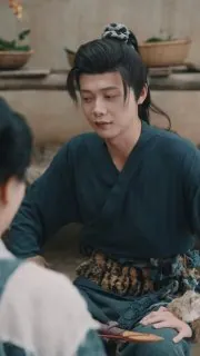 灾荒开局，我靠大蛇分身发家致富