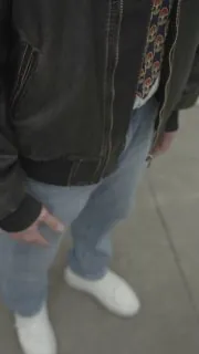 小卖部通末世：开局泡面换黄金