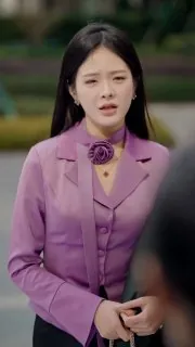 上门收手机，开局暴击精神小妹