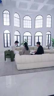 糟糕，这个男人他不对劲