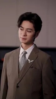 同学会买单鱼头总对准我